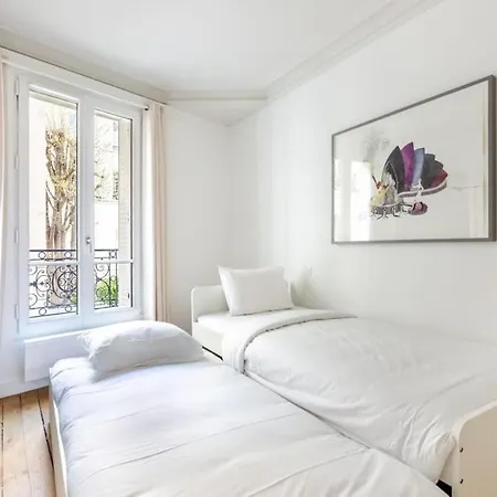 Tour Eiffel - Invalides - Renove * Parijs